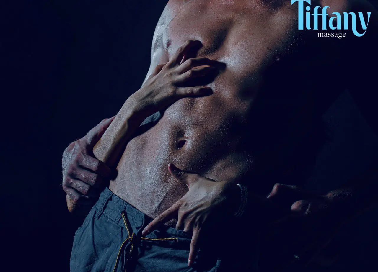 Komfort a pohodlí s erotickou masáží u vás doma nebo na hotelu: masáž, která přijde za vámi